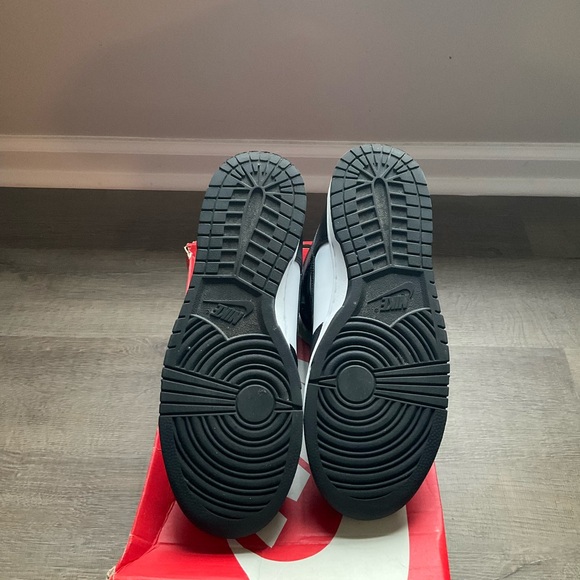 NIKE DUNKS TWO PAIR - Picture 5 of 15